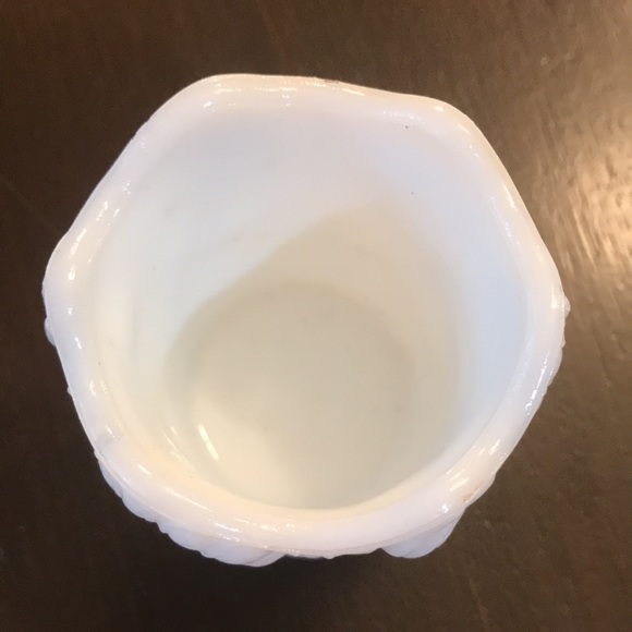 Milk Glass Mini Vase/Votive Holder w/Daisy Pattern - Picture 8 of 12